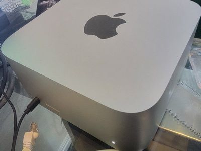 Mac M3 Ultra 96 GB 28-Core CPU 60 Core GPU