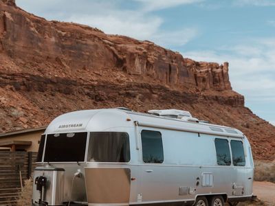 2015 Airstream International Signature 25RB