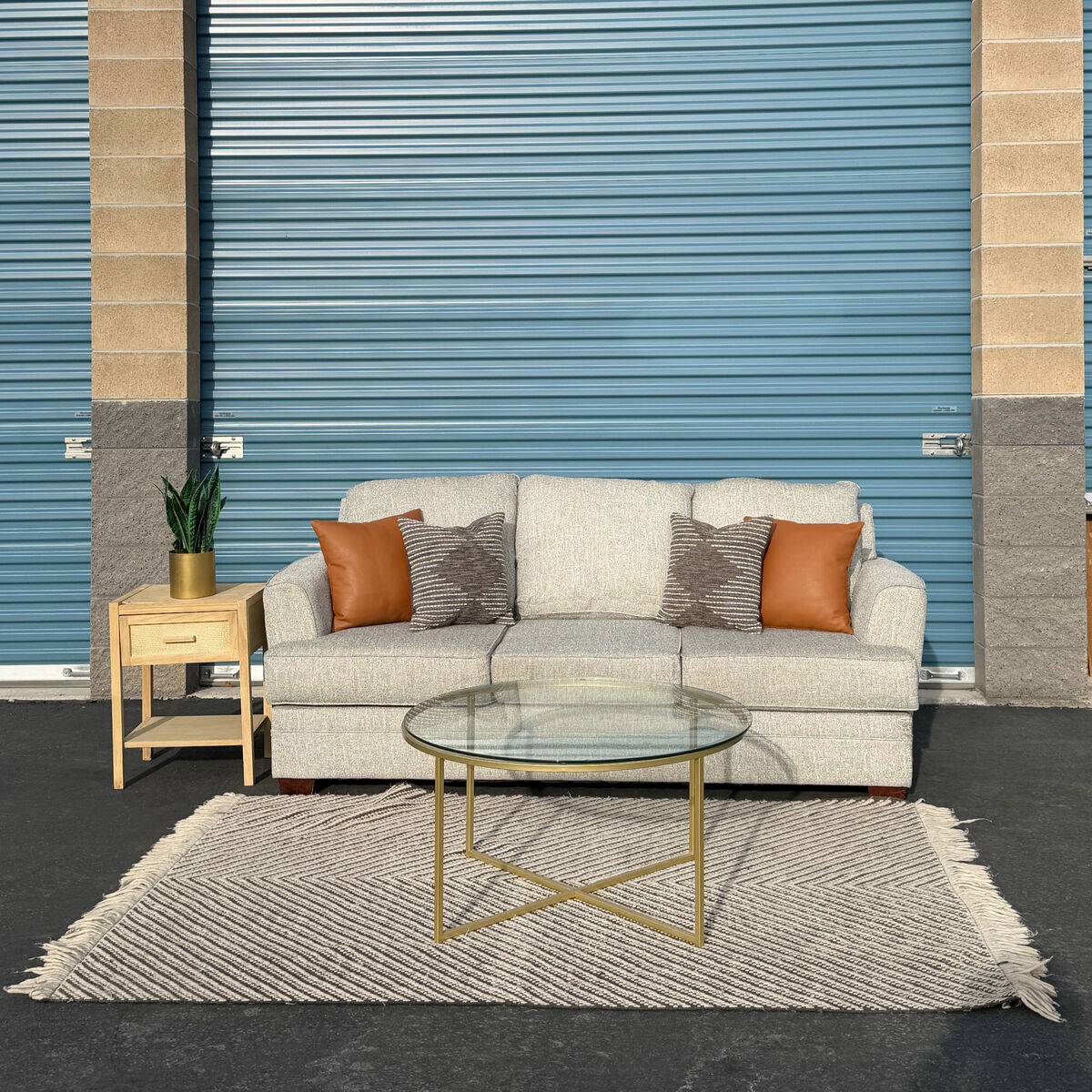 Free Delivery Modern RC Willey Couch