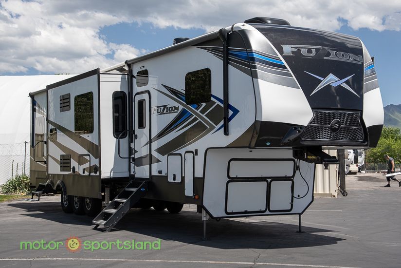 2020 Keystone Fuzion 430 Toy Hauler Garage Bunkhouse Bunks Bunk House Loft