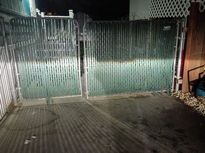 free metal gate