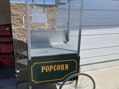 Paragon TP-16 16oz Commercial Popcorn Machine on Mobile theater