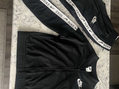 Nike jogger set-wore once