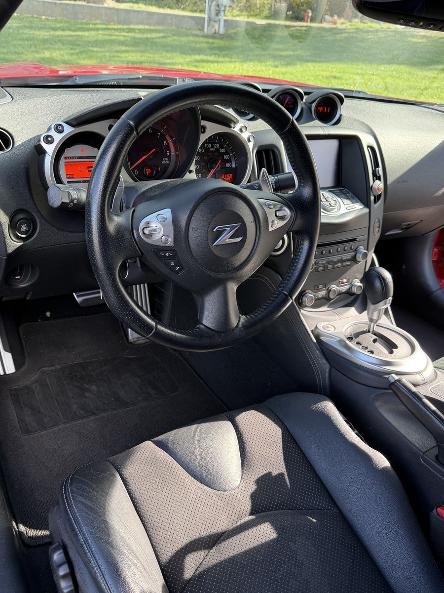 2010 Nissan 370 Base