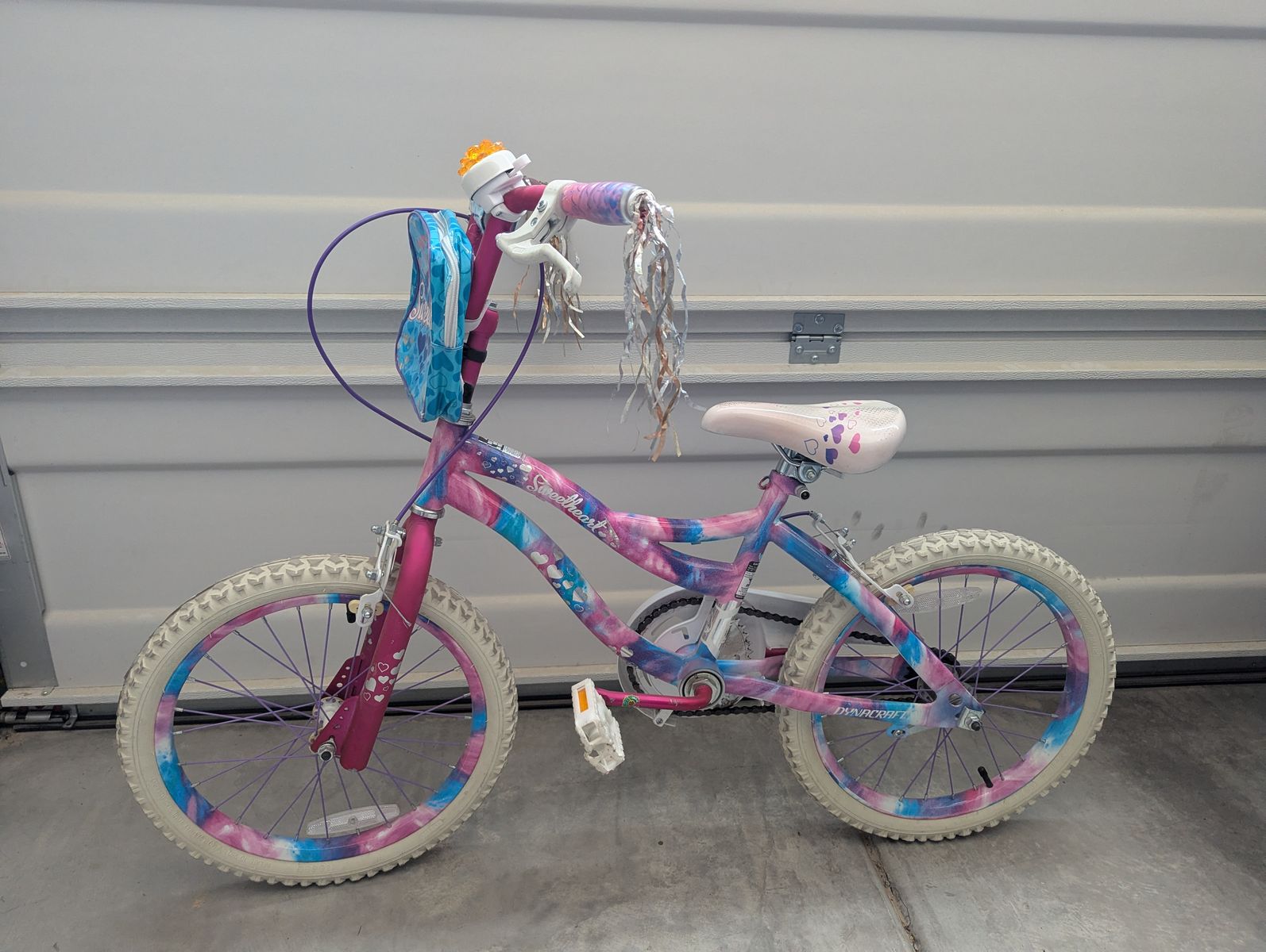 18" Dynacraft Sweetheart girls bike, with basket and flower bell