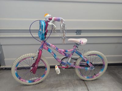 18" Dynacraft Sweetheart girls bike, with basket and flower bell