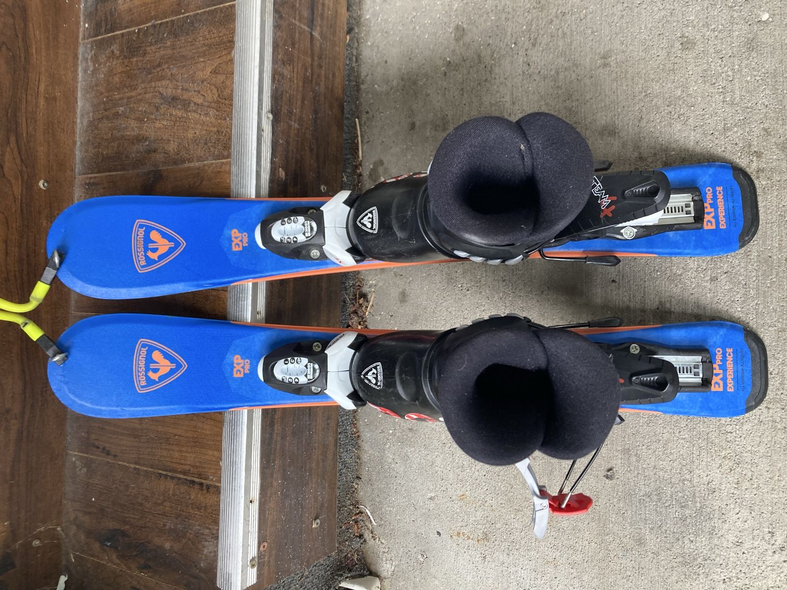 Rossignol 70cm skis and boots for toddlers