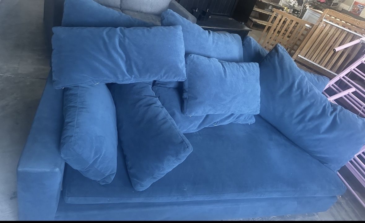 Blue Couch, Pillows