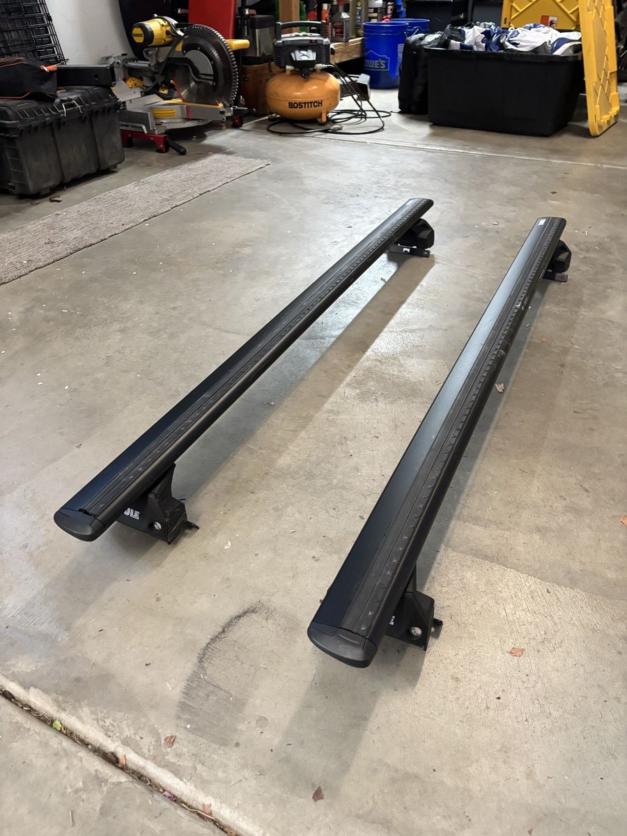 Thule Flush Rail and 60” Wingbar Evo package - 2016 Yukon