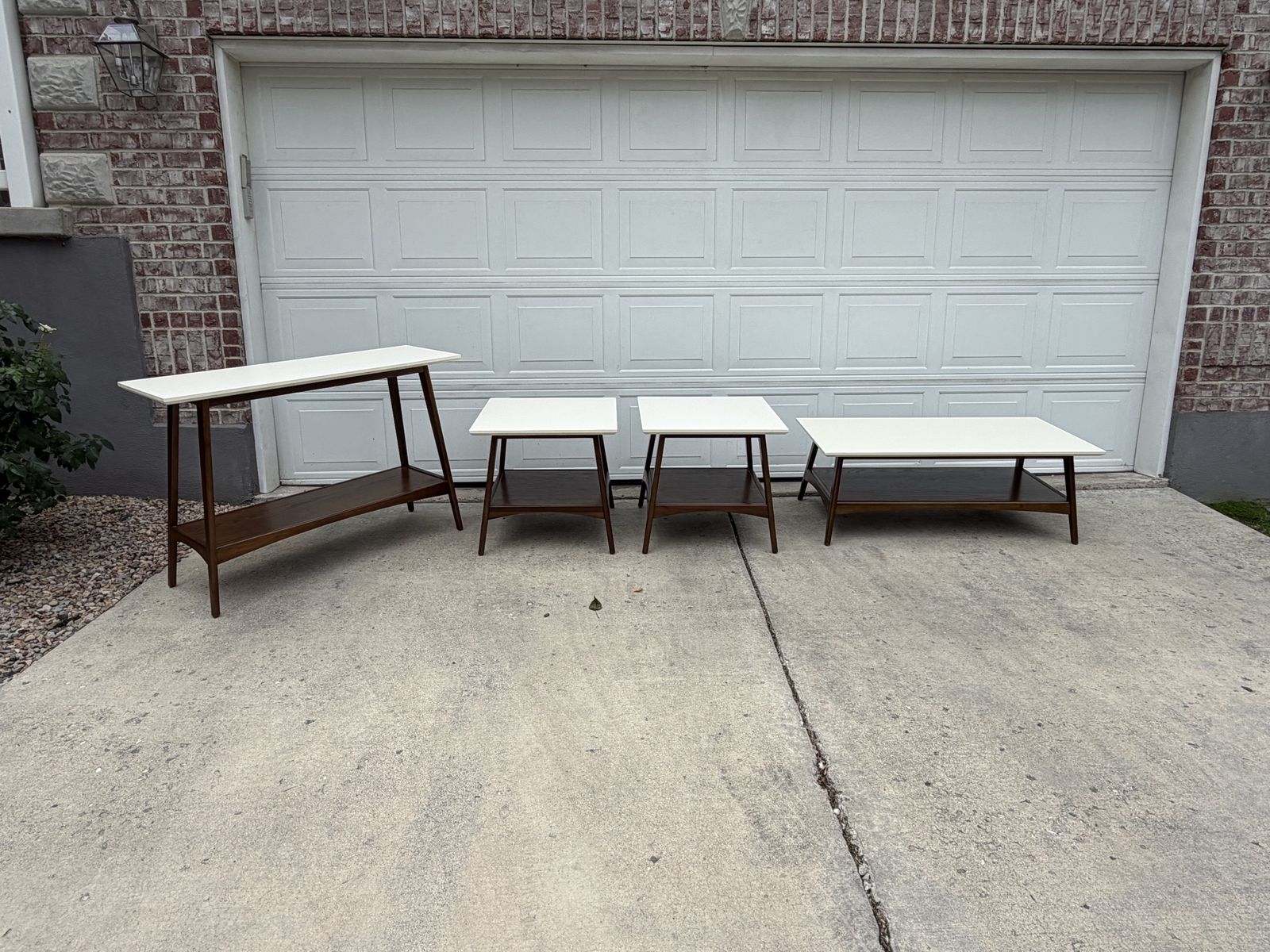 Madison Park living room table set