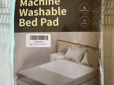 CoolShields Waterproof Washable Bed Pad 34in x 52in Light Green