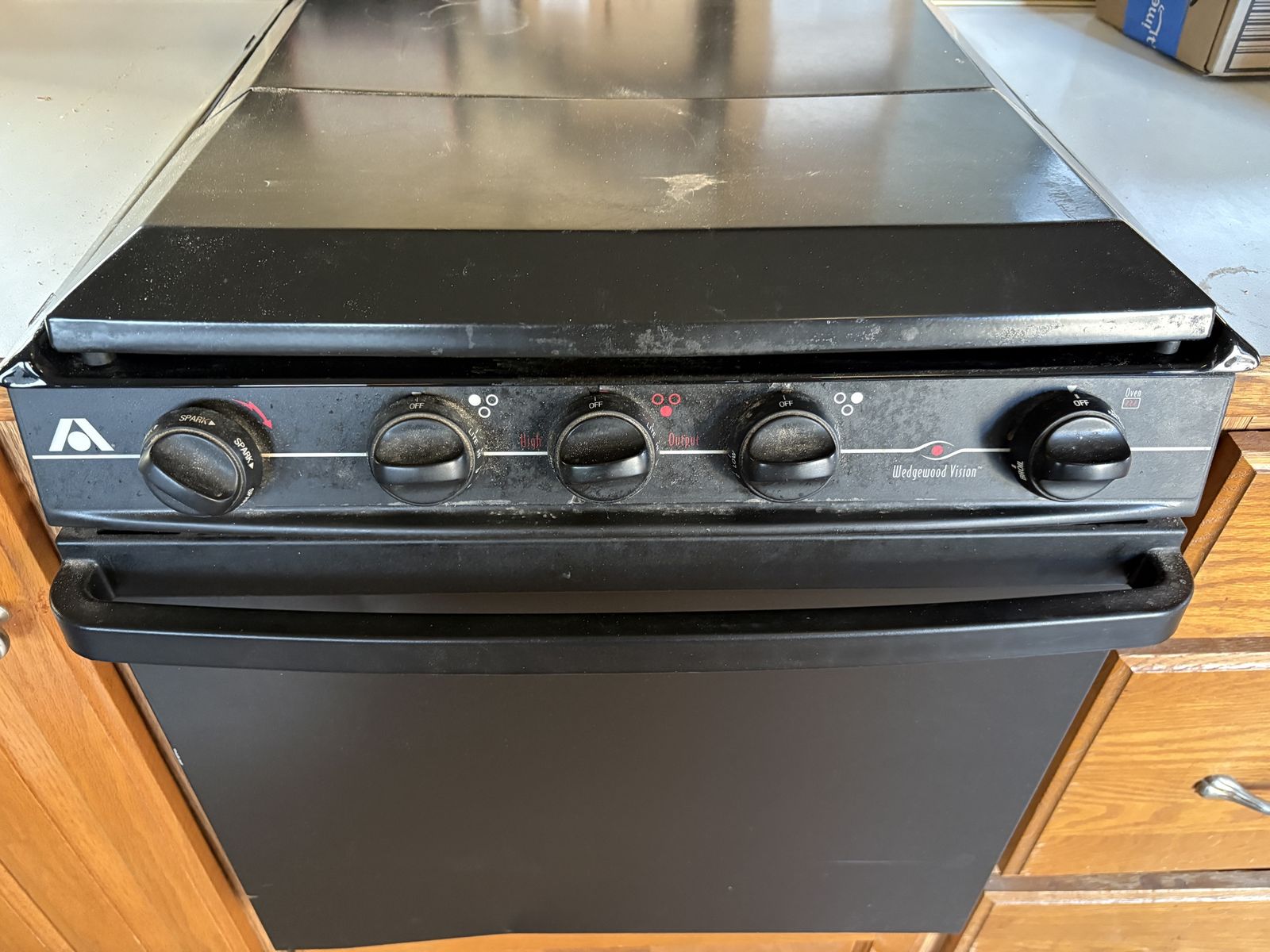 Atwood Wedgewood Vision 3-Burner RV Gas Range & Oven with Igniter - Black