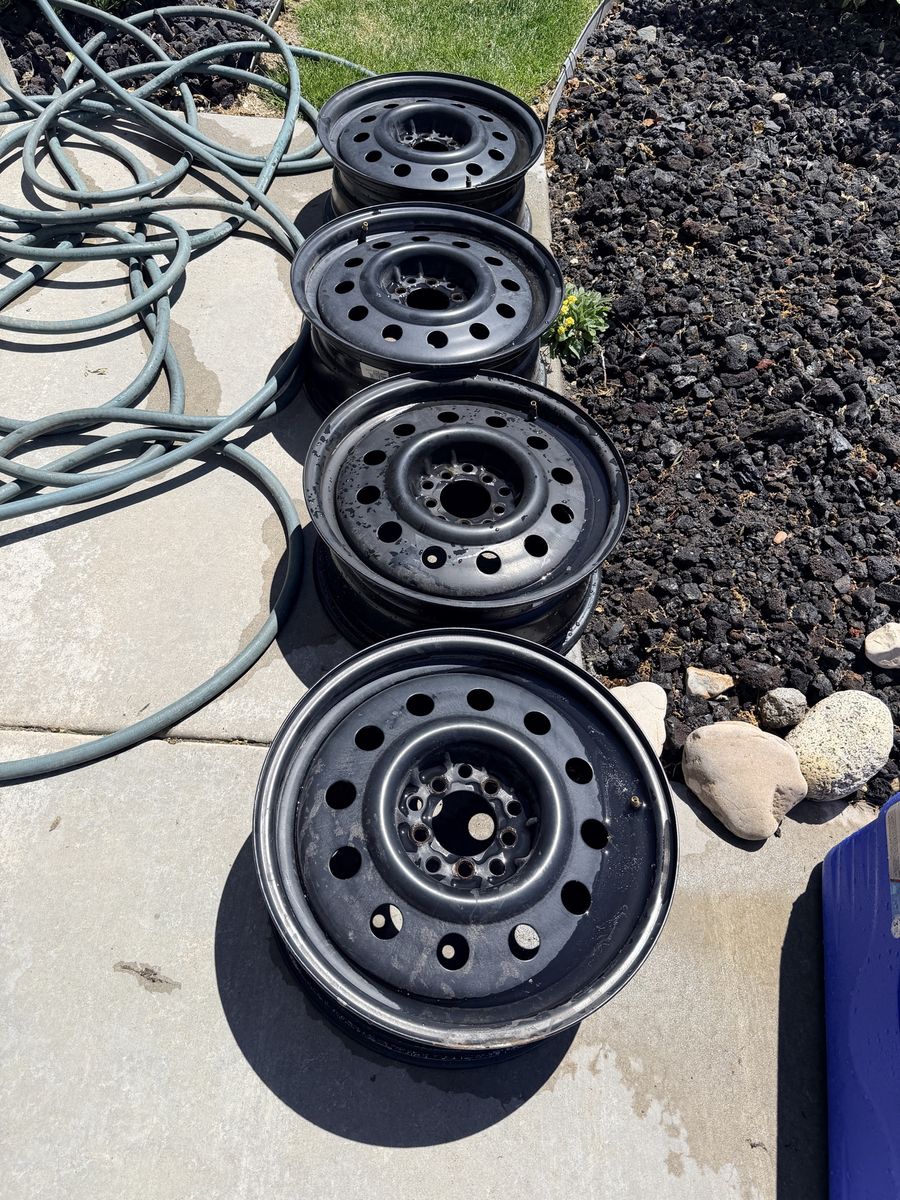 Plain steel rims with pressure sensor. From 2016 crosstrek