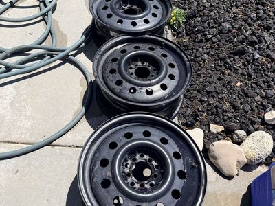 Plain steel rims with pressure sensor. From 2016 crosstrek