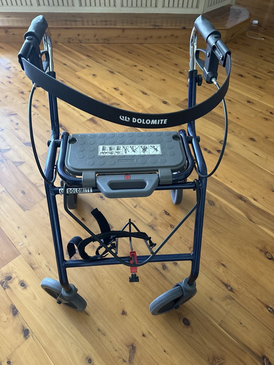 Dolomite Legacy 600 mobility walker/rollator
