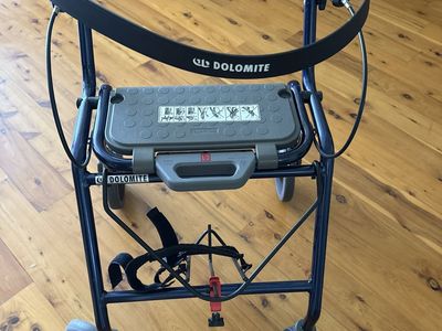 Dolomite Legacy 600 mobility walker/rollator