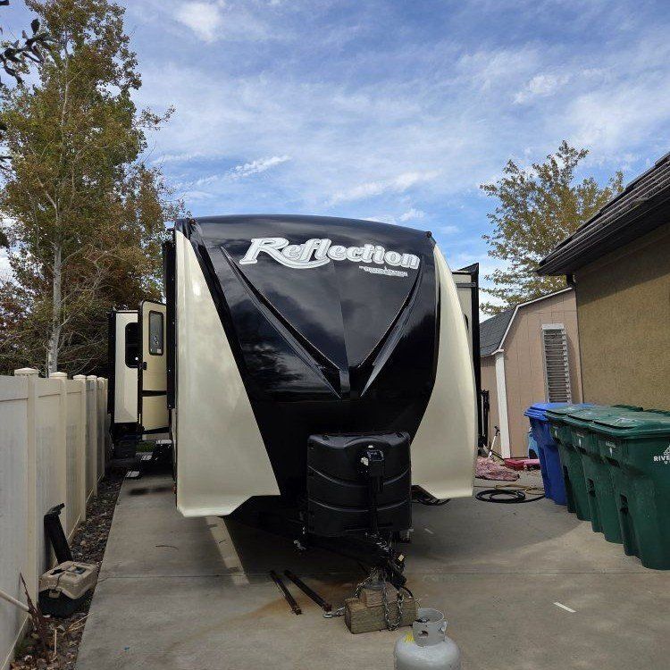 Grand Design Reflection Travel Trailer - Rear Cargo Rack & Ladder