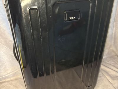TUMI Large Spinner Suitcase – Hard Shell