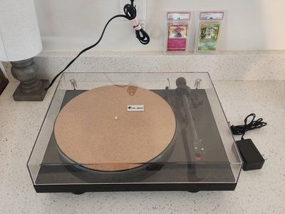 Pro-Ject Debut Carbon Evo (Needs new cart)