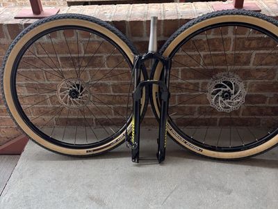 Rockshox Judy 27.5 fork&wheels (non-boost)