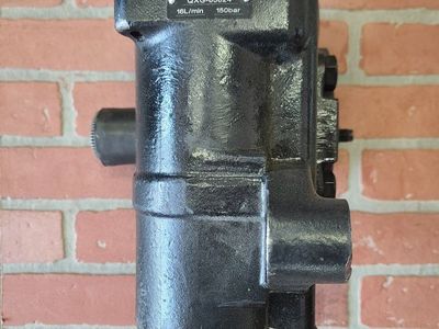 QXG-65024 Class 8 Truck Power Steering Gearbox