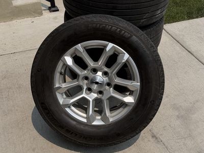 Chevy Silverado 1500 Tahoe Rims and Tires 265/65R18 Michelin