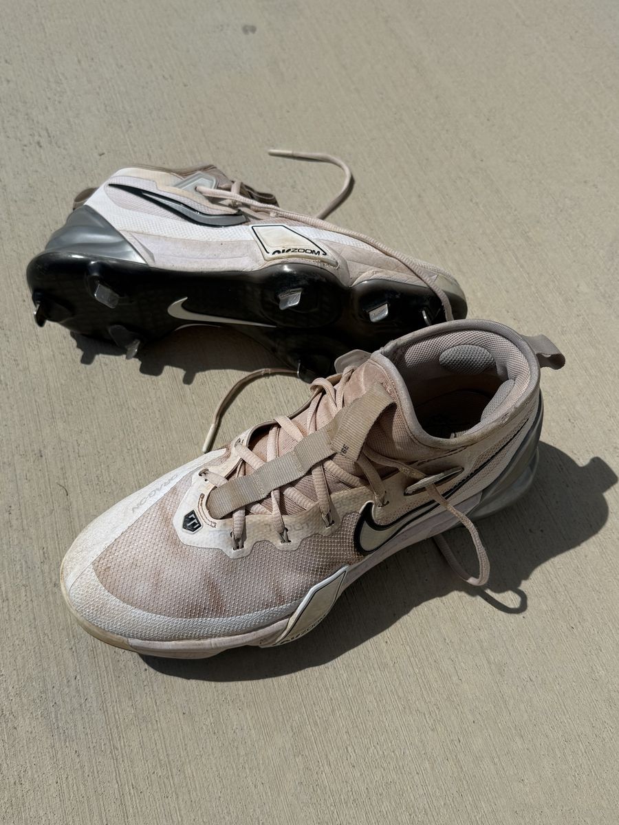 Nike Mike Trout Baseball Cleats size 9.5