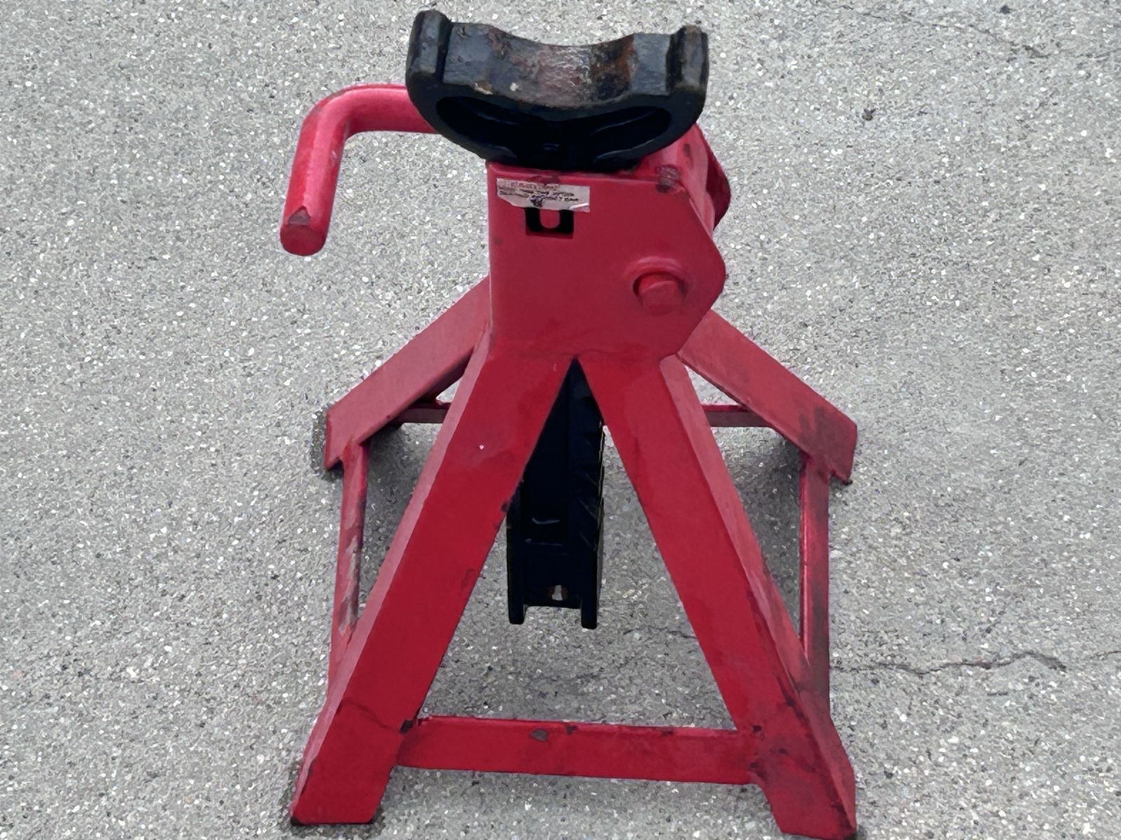 Heavy-Duty Red Jack Stand
