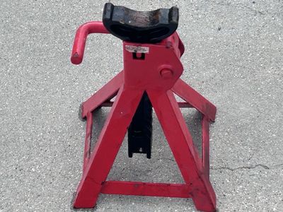Heavy-Duty Red Jack Stand