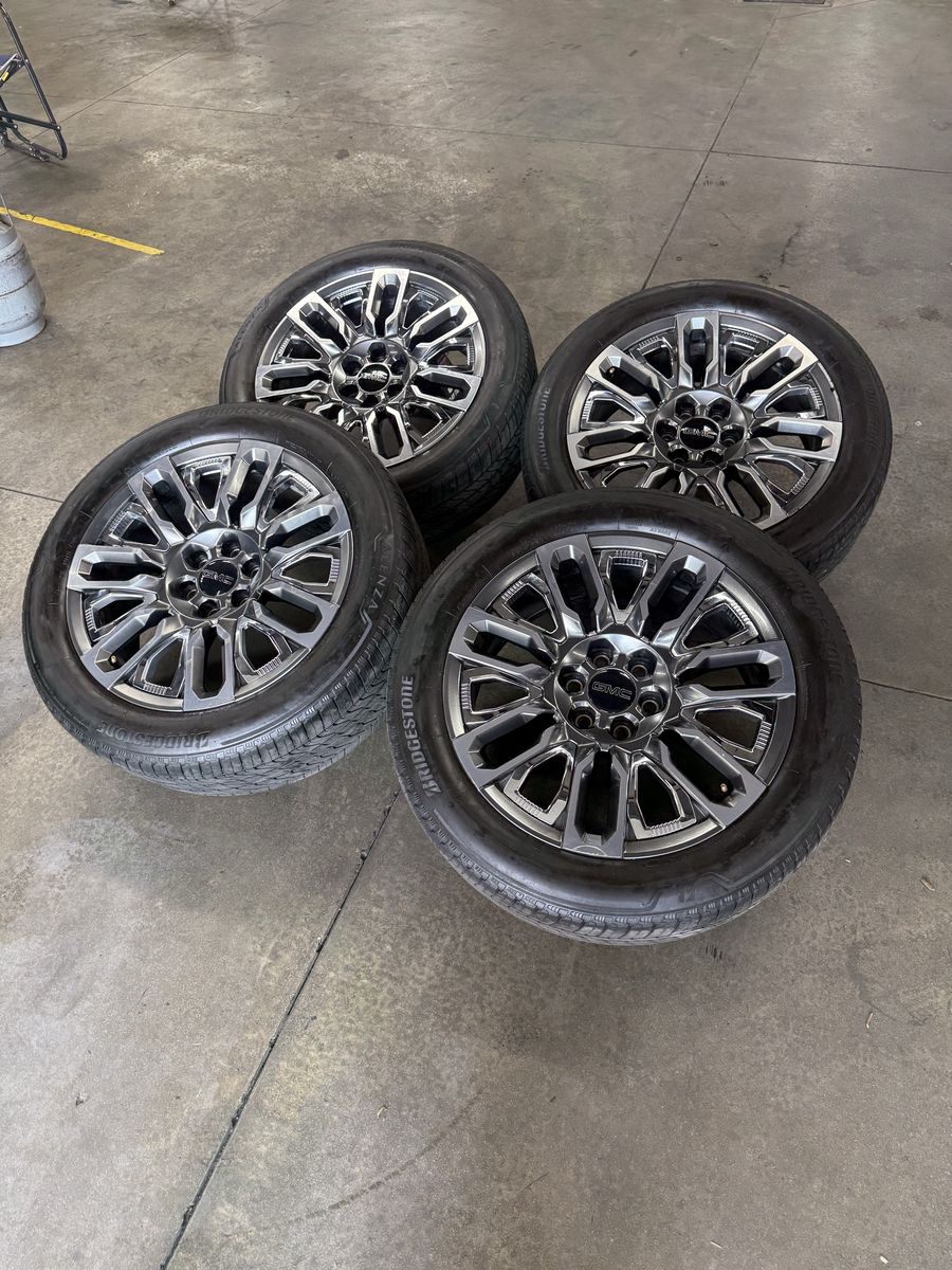 2025 gmc 1500 Denali ultimate 22in wheels/ 285/45/22 tires