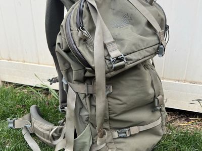 Mystery Ranch Sawtooth Backpack - Size M/L - Excellent Condition Backpacking Pack
