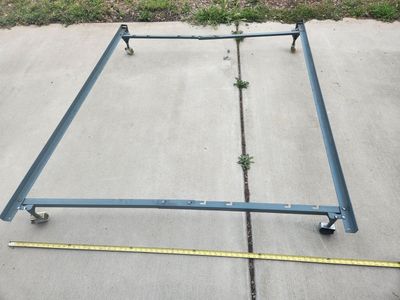 Adjustable Bedframe with Coasters (Twin or Full sizes)