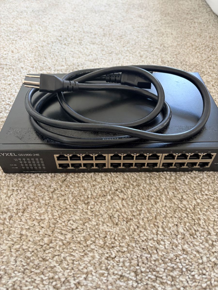Zyxel GS1900-24E 24-Port Gigabit Smart Managed Switch
