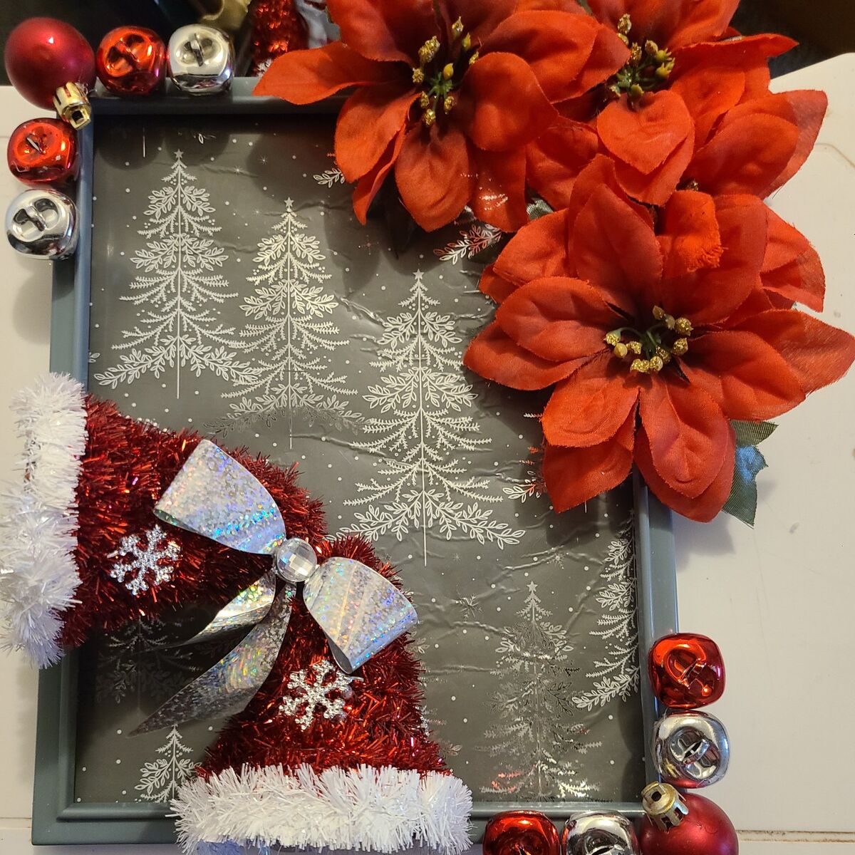 #10 Bells, Poinsettia and Trees Decoration 10x8