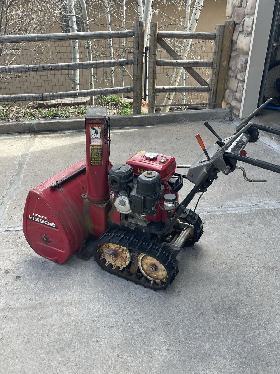 Honda HS928 Snowblower - Tracked, Hydrostatic