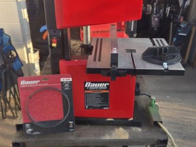 Bauer 9-Inch Benchtop Bandsaw with Extra Blade