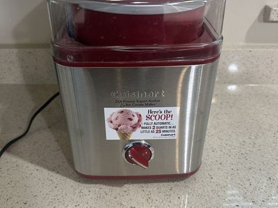Cuisinart 2Qt Automatic Frozen Yogurt, Sorbet & Ice Cream Maker