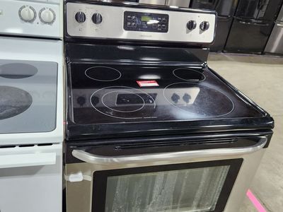 NICE FRIGIDAIRE STAINLESS STEEL GLASS TOP RANGE! W-WARRANTY