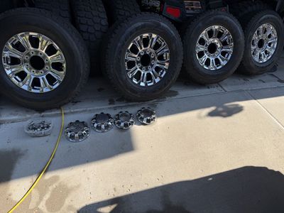 $600 OBO 275 75 R18 Goodyear Wrangler All-Terrain Adventure Tires on 2017 Ford 8 x 170 King Ranch Wheels