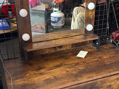 Makeup Table
