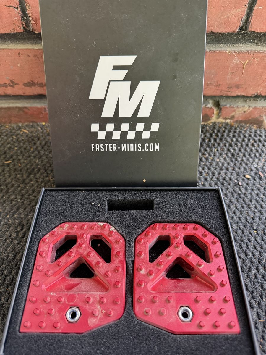 Faster Minis Stacyc foot pegs fits 12-16 inch