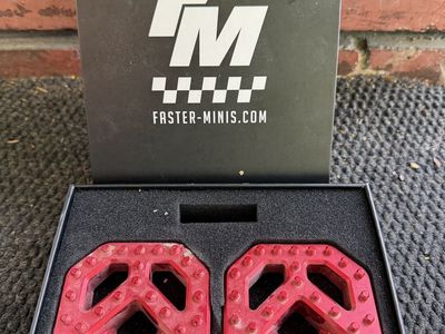 Faster Minis Stacyc foot pegs fits 12-16 inch