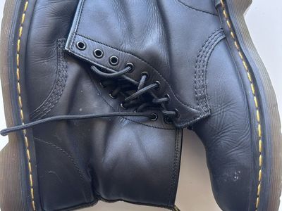 Dr. Martens 1460 Smooth Leather Black 8-Eyelet Ankle Boots - Men's US 8