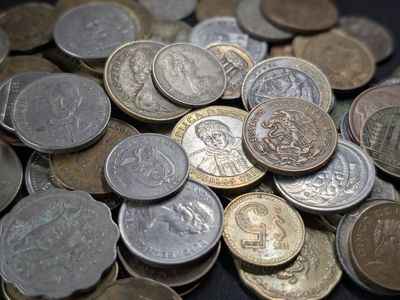 World Coin Lot - Mexico, Central and South America 274g