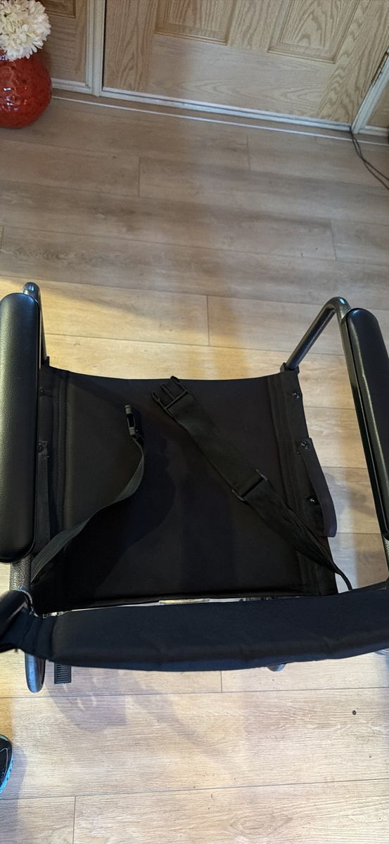 Wheel chair With Seatbelt