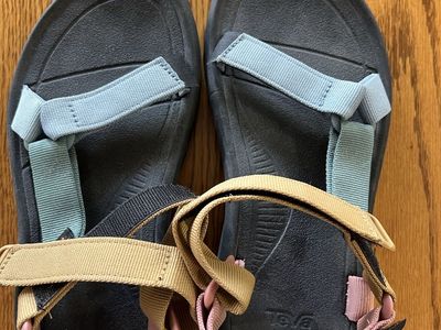 Teva Sandals Woman's Size 8