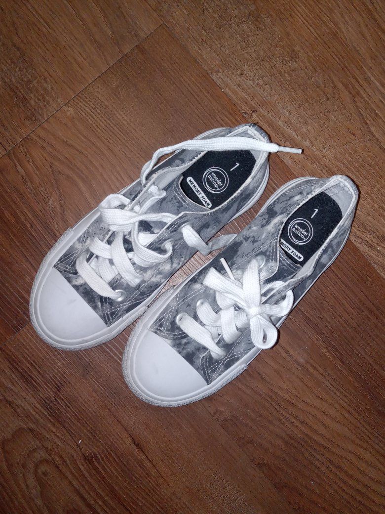 Wonder Nation Girls Gray Tie-Dye Canvas Sneakers -Big Kids Size 1