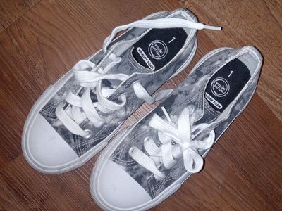 Wonder Nation Girls Gray Tie-Dye Canvas Sneakers -Big Kids Size 1