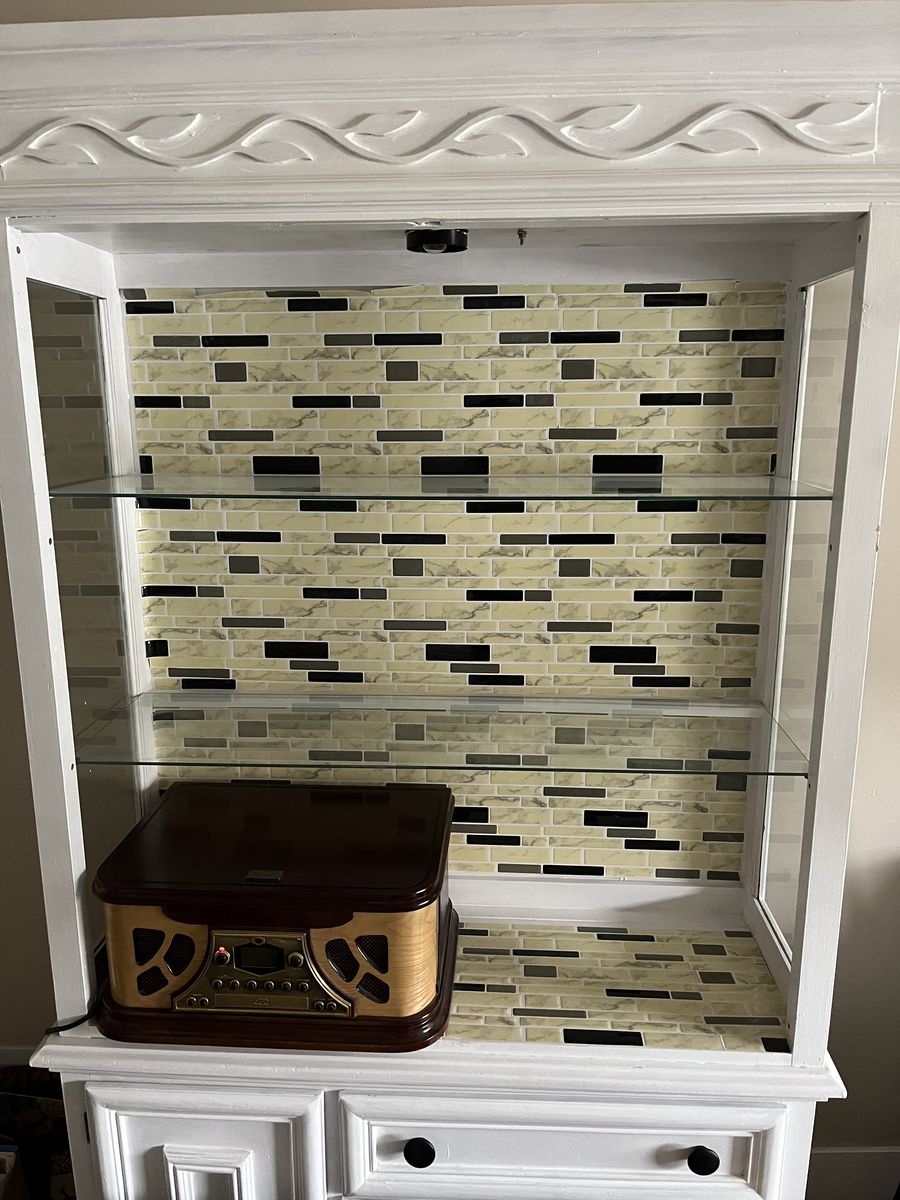 WHITE HUTCH WITH LIGHTS