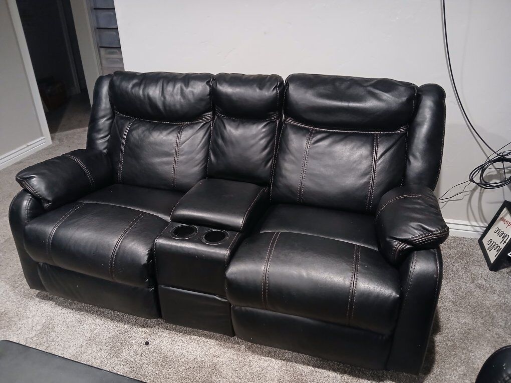 new photos  2 black couch   makes set an  a black